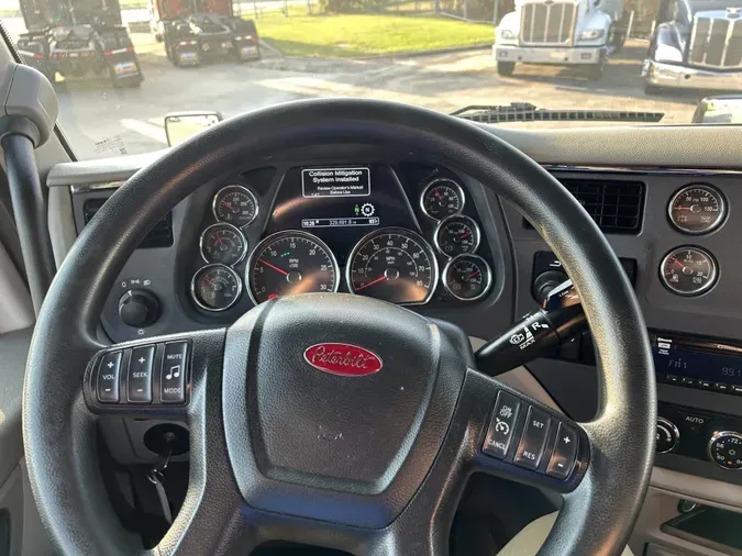 2021 Peterbilt 579