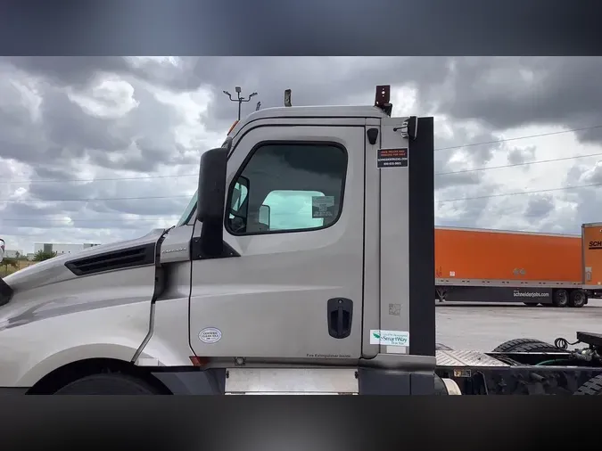 2020 Freightliner Cascadia 126