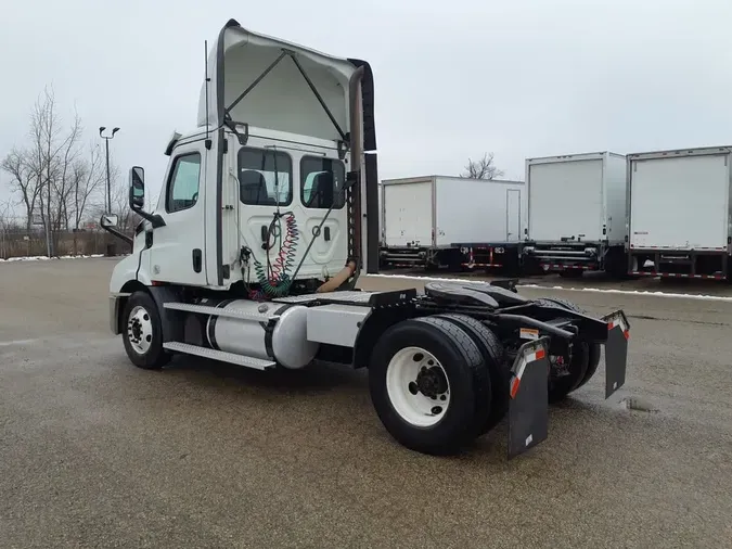 2020 FREIGHTLINER/MERCEDES NEW CASCADIA 116