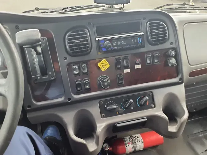 2016 FREIGHTLINER M2 106