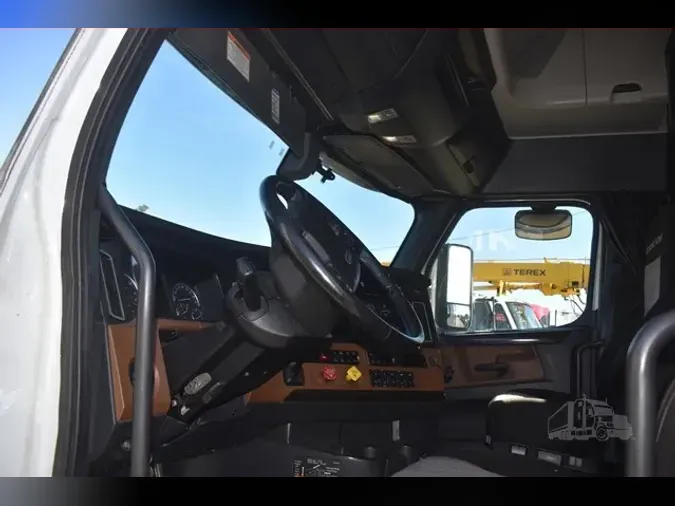 2019 FREIGHTLINER CASCADIA 126