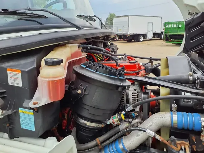2018 FREIGHTLINER M2 106