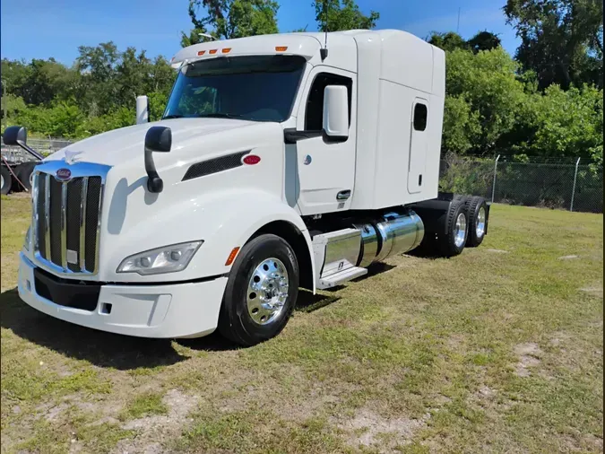 2022 Peterbilt 57924cf8abbc231a032193ed00da1b1157b