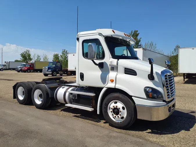 2017 FREIGHTLINER/MERCEDES CASCADIA 113