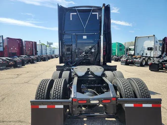 2024 VOLVO VNL64T860