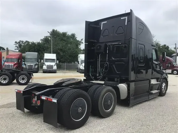 2021 FREIGHTLINER CA126