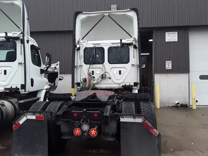2018 FREIGHTLINER/MERCEDES CASCADIA 113