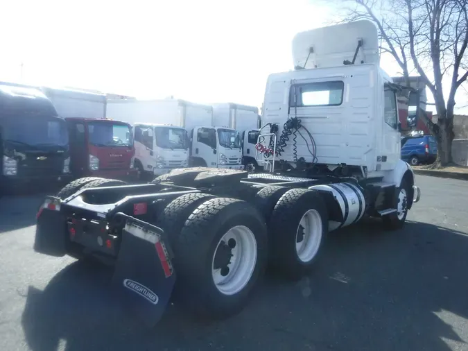 2019 VOLVO VNL