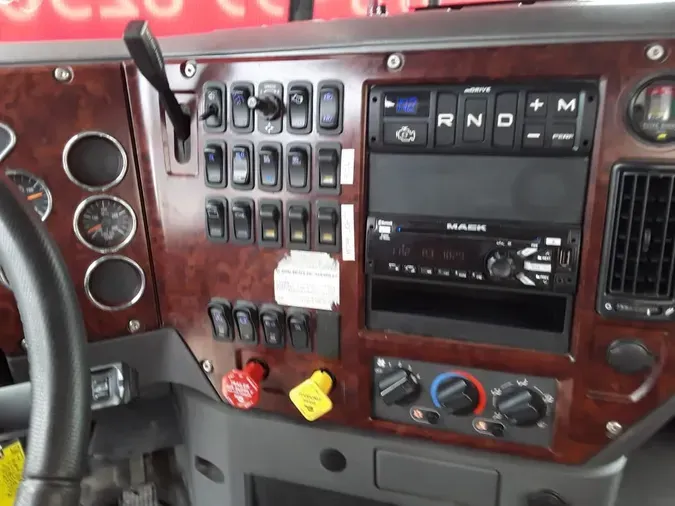 2018 MACK TRUCKS, INC. CHU613