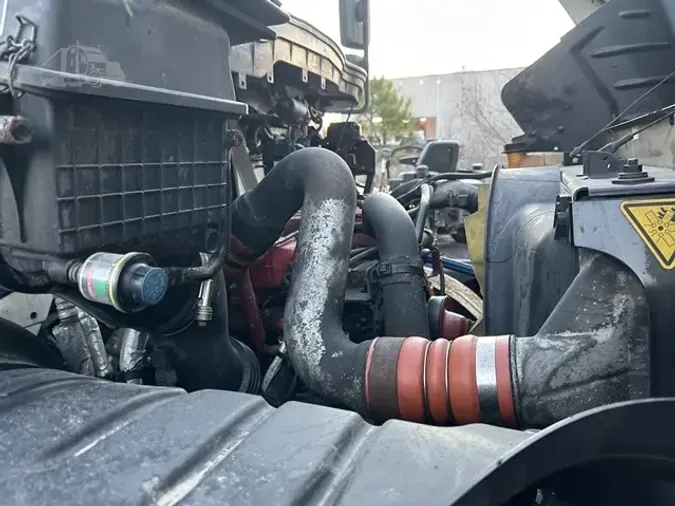 2019 INTERNATIONAL DURASTAR 4300