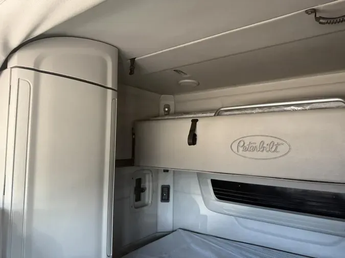 2022 Peterbilt 567