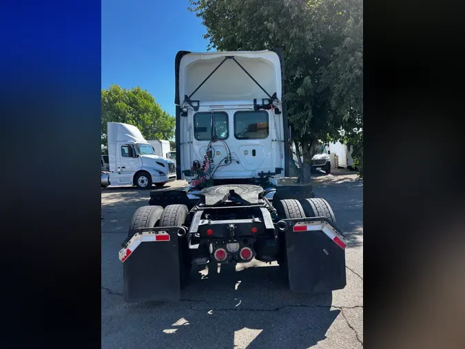2018 FREIGHTLINER CASCADIA 113