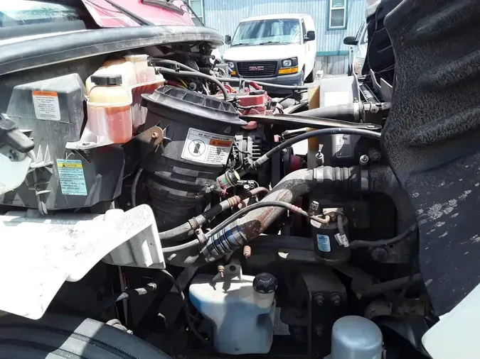2018 FREIGHTLINER M2 106