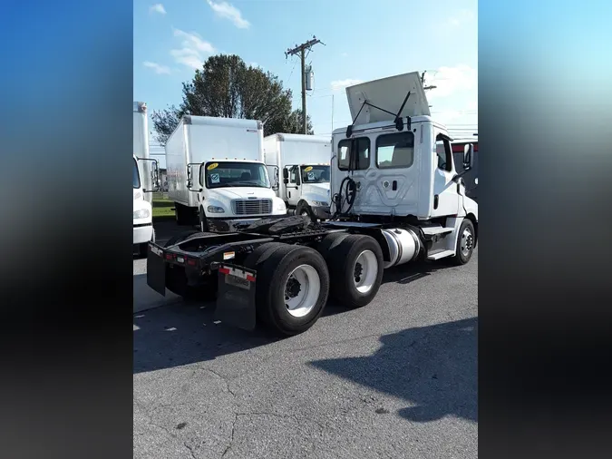 2019 FREIGHTLINER/MERCEDES CASCADIA 125