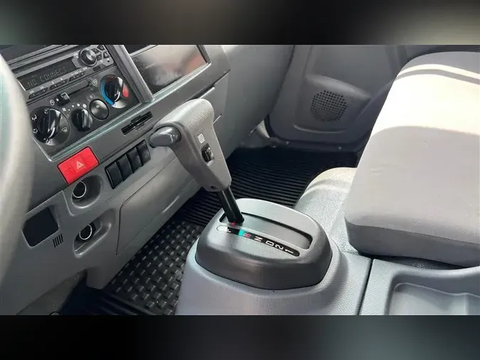 2021 ISUZU NPR-XD