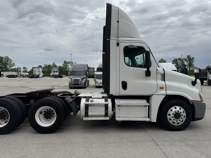 2017 Freightliner Cascadia®24e5281c091e8f3aafd5f21c64a8b626