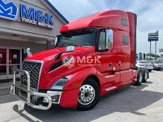 2023 VOLVO VNL64T760