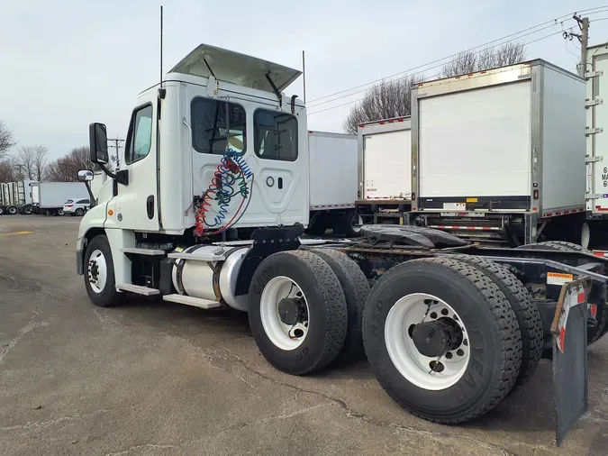 2019 FREIGHTLINER/MERCEDES CASCADIA 125