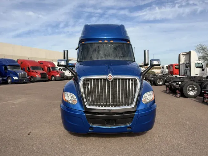 2022 International LT625