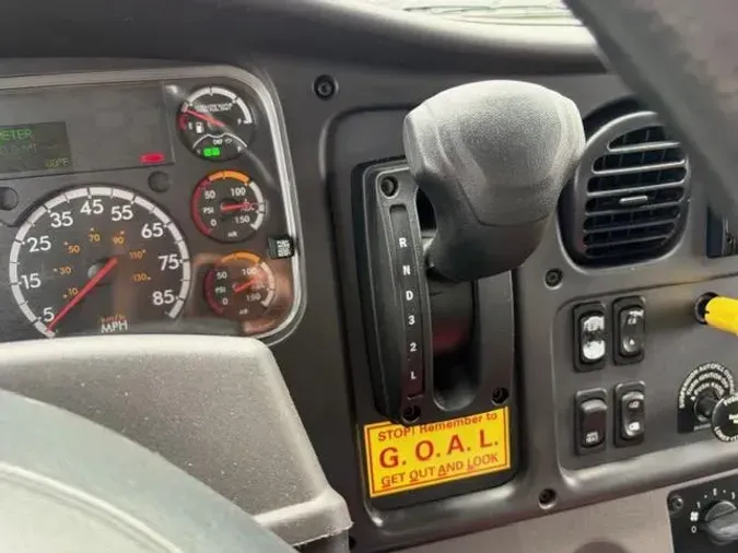 2021 Freightliner Business Class M2 106
