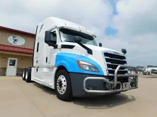 2020 Freightliner New Cascadia 126