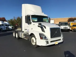 2016 Volvo VNL64300