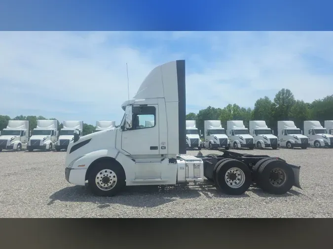 2020 Volvo VNL300