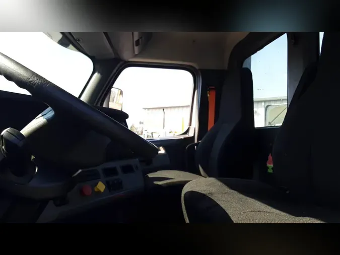 2018 Freightliner Cascadia 12624fa1e52904c4342664584340b7c6d25