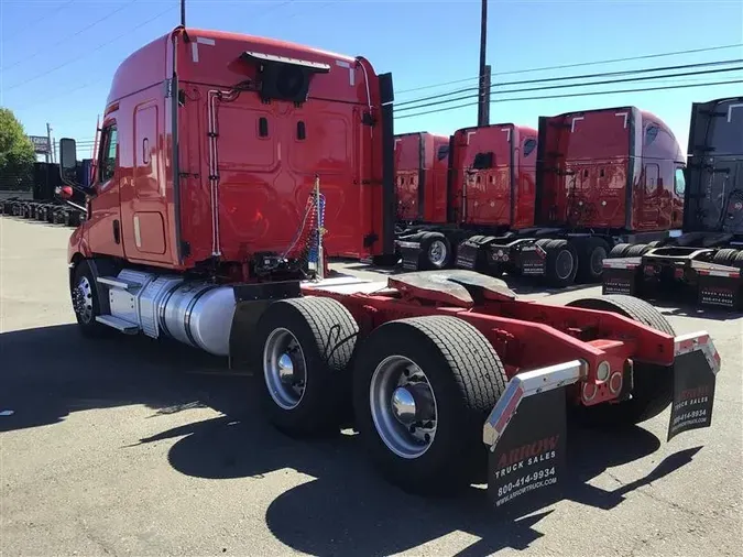 2020 FREIGHTLINER CA116