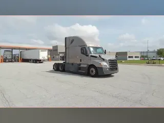 2023 Freightliner Cascadia 126