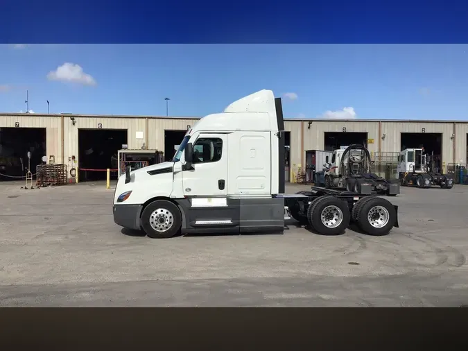 2022 Freightliner Cascadia 126