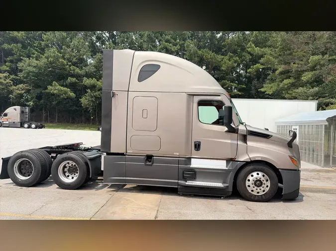 2023 Freightliner Cascadia 126