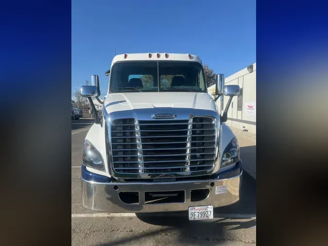 2018 FREIGHTLINER/MERCEDES CASCADIA 125