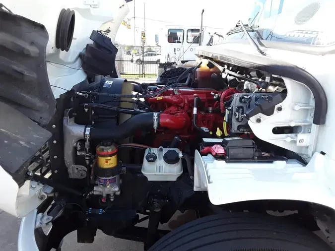 2018 FREIGHTLINER M2 106