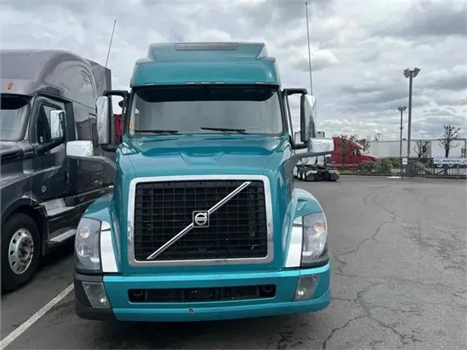 2018 VOLVO VNL62T780