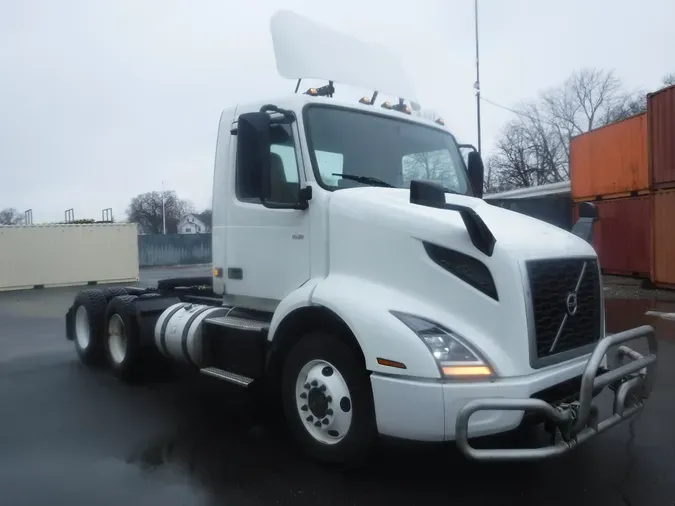 2019 VOLVO VNL