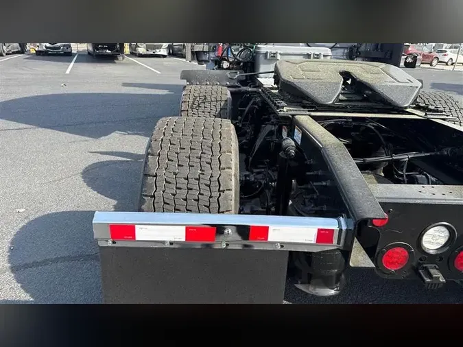 2020 FREIGHTLINER CA126