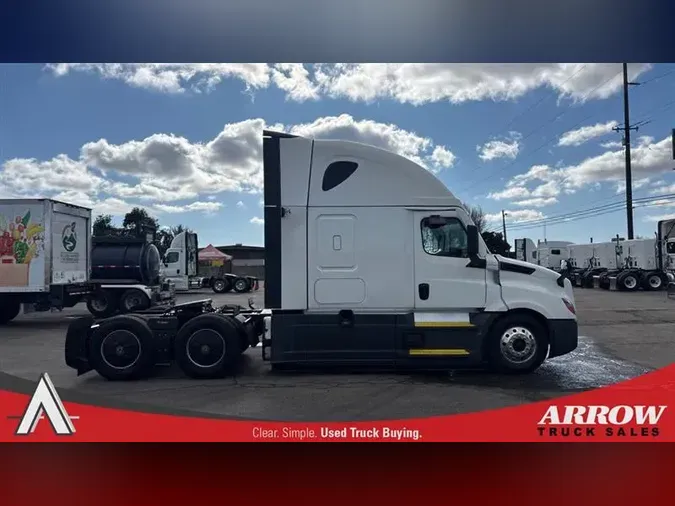 2022 FREIGHTLINER CA126