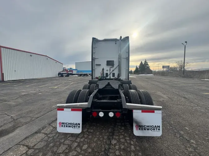 2022 Kenworth T680