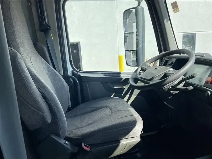 2019 VOLVO VNL760