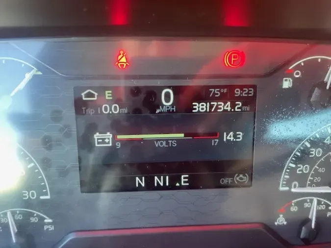 2019 VOLVO VNL64T-300