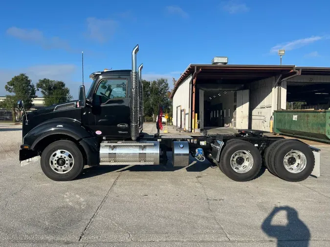 2026 Kenworth T880