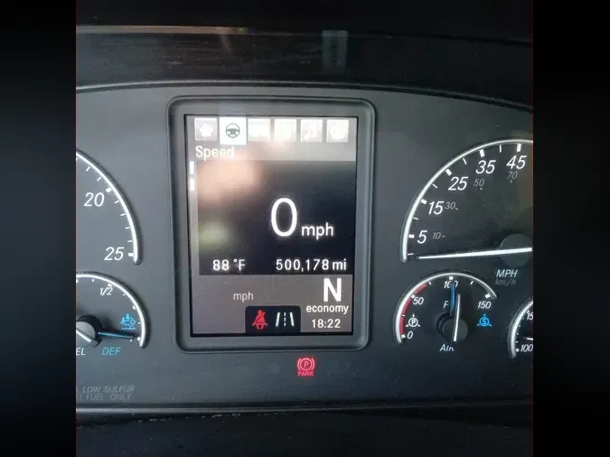 2020 Freightliner Cascadia 126