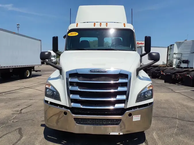 2019 FREIGHTLINER NEW CASCADIA PX12664