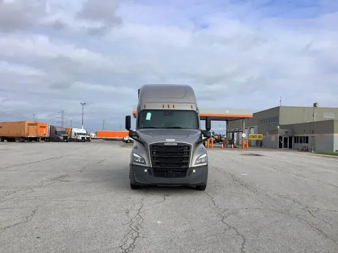 2023 Freightliner Cascadia 126