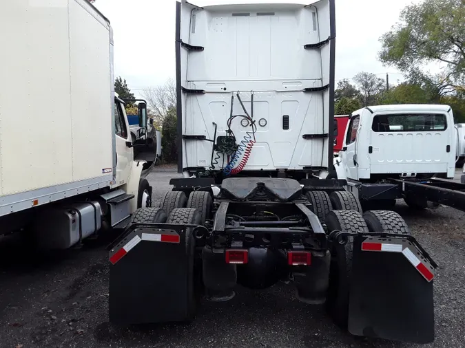 2019 NAVISTAR INTERNATIONAL LT625 SLPR CAB