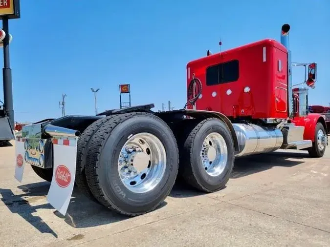 2022 Peterbilt 389