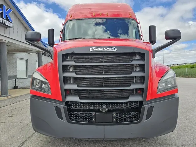 2022 FREIGHTLINER Cascadia 126