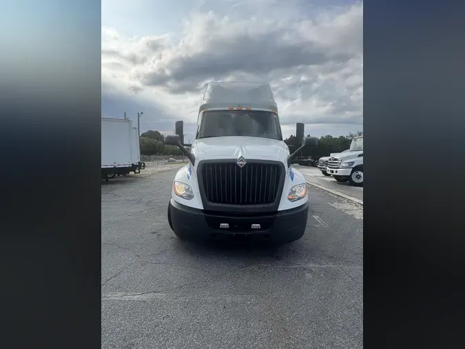 2022 International LT625