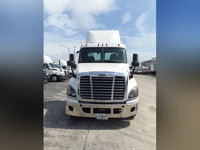2018 FREIGHTLINER CASCADIA 125